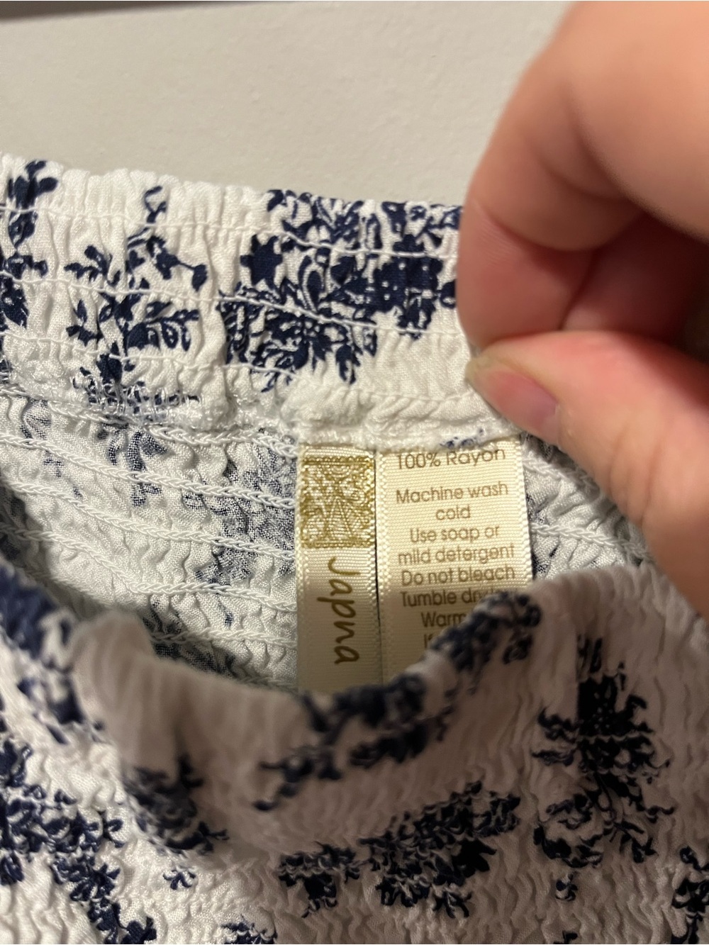 Smocked Square-Neck Puff Sleeve Top - White & Navy women’s xs - Picture 6 of 6